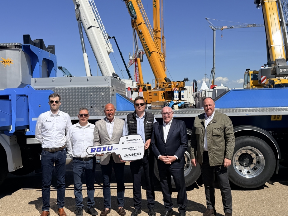 handover 3rd STEIGER T 900 HF grupo Roxu